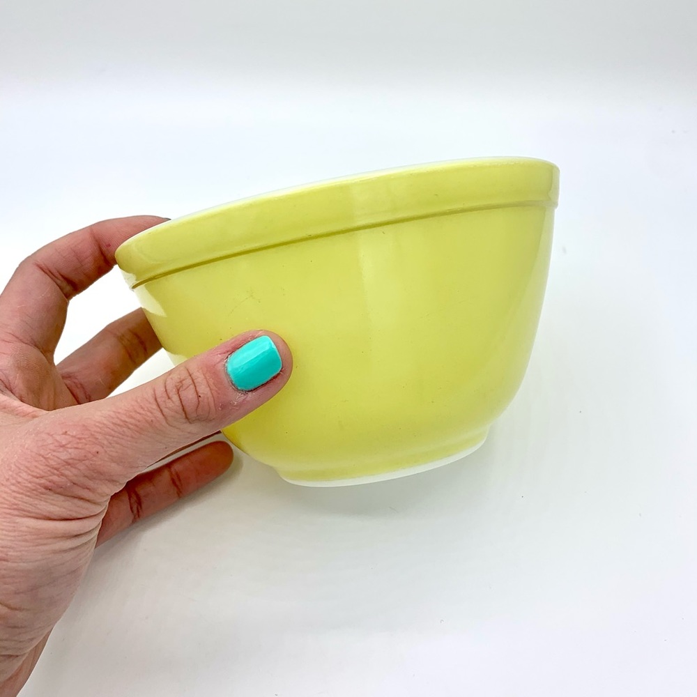 Small Yellow Vintage Mixing Bowl Pyrex